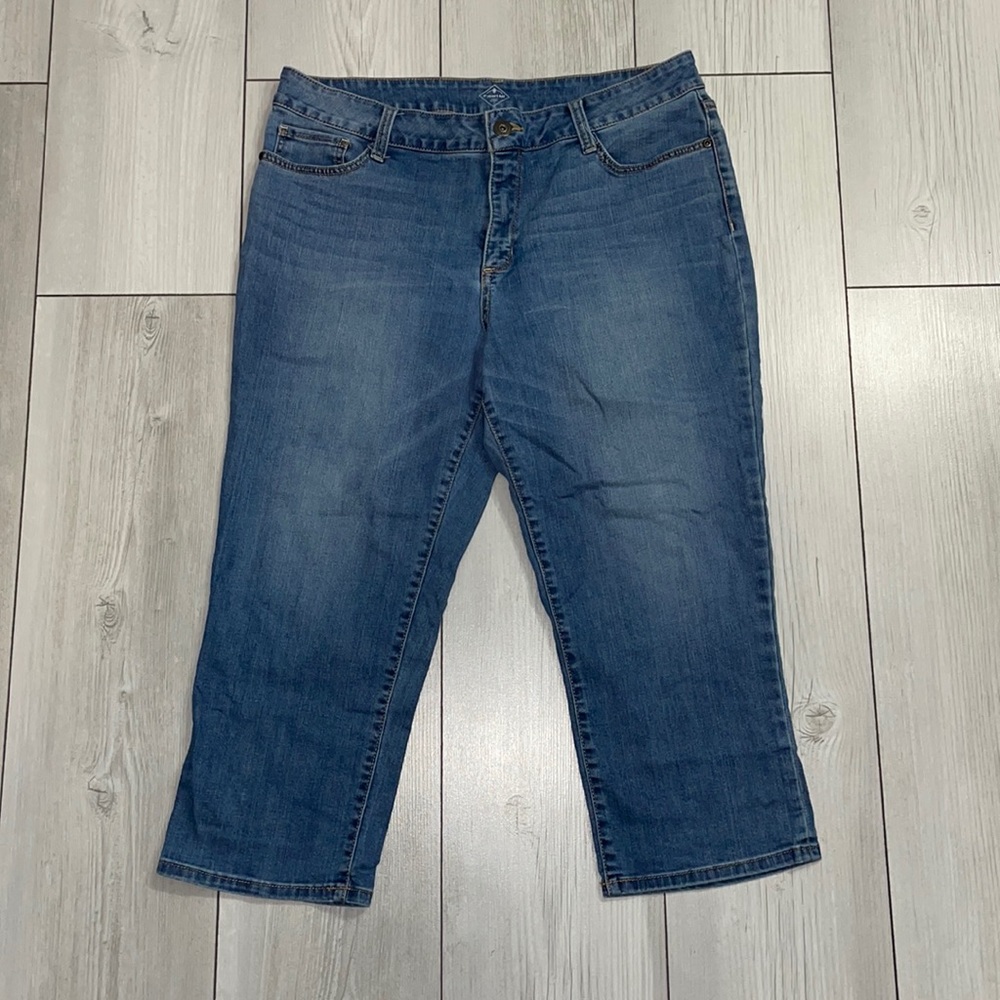 St. John’s Bay quality apparel capris size 14 in good condition